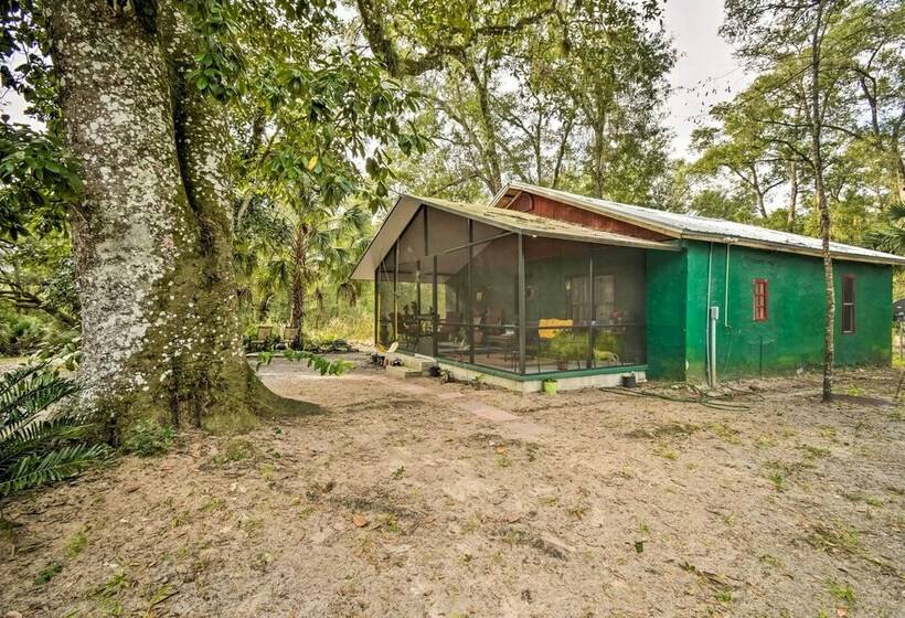 Crescent City Hideaway W/ Screened Porch!