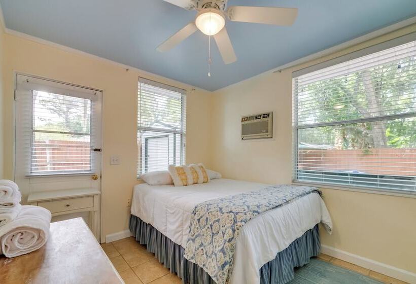 Crystal River House: Scalloping & Dock, Gulf 7 Mi!