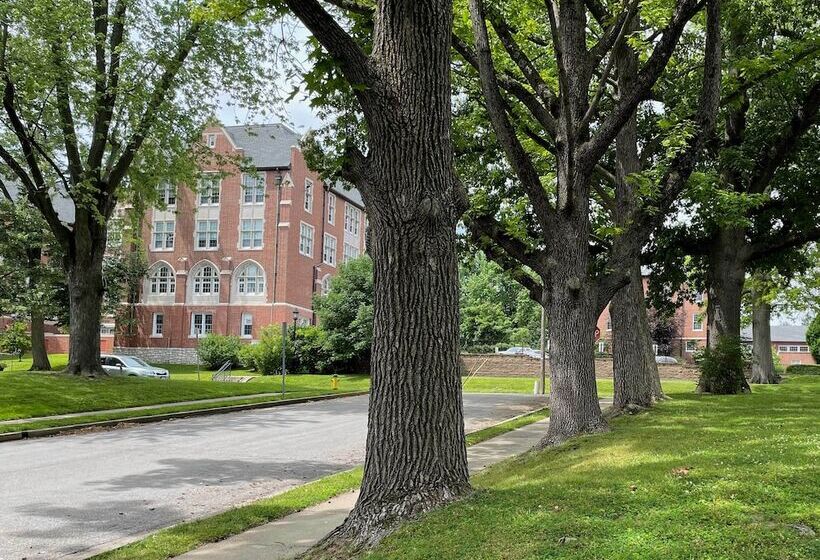 Dreamy St Charles Retreat W/ Furnished Patio!