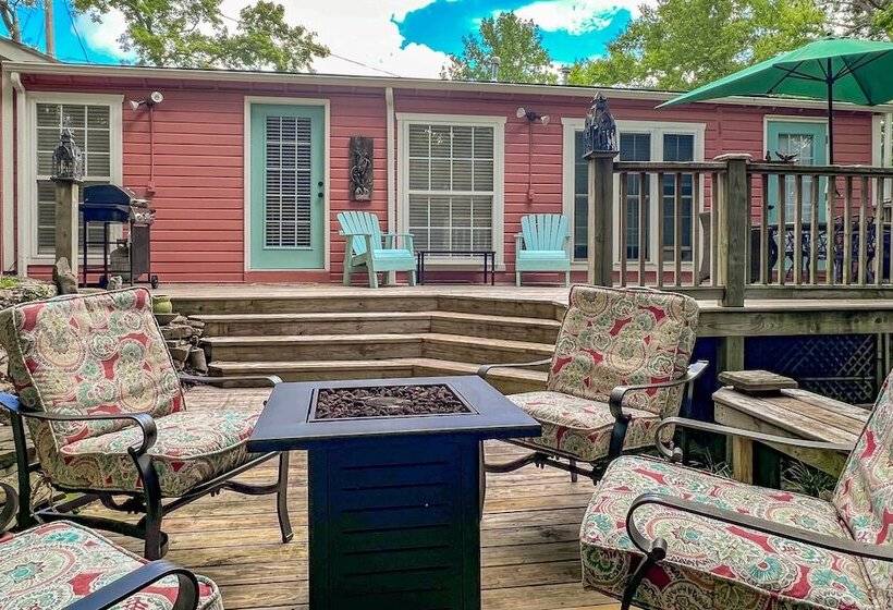 Eclectic  Osage Cottage  In Historic District