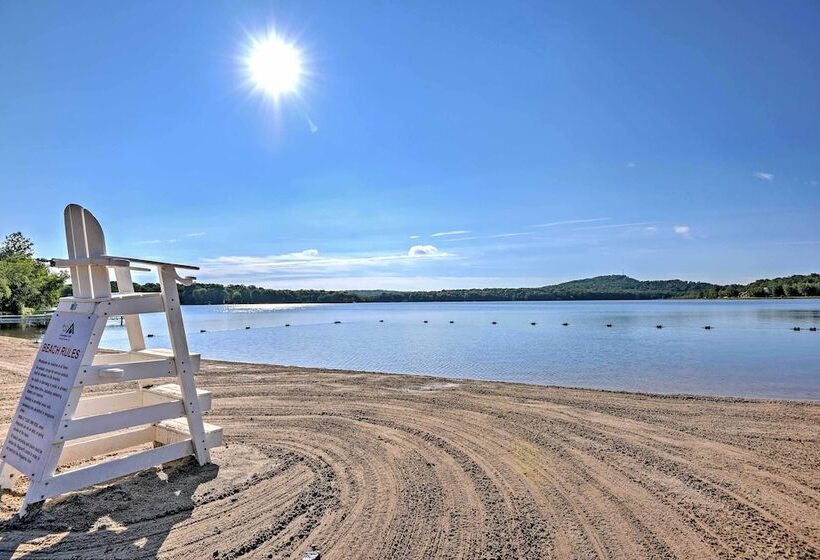 Deck & Resort Amenities: Arrowhead Lake Home!