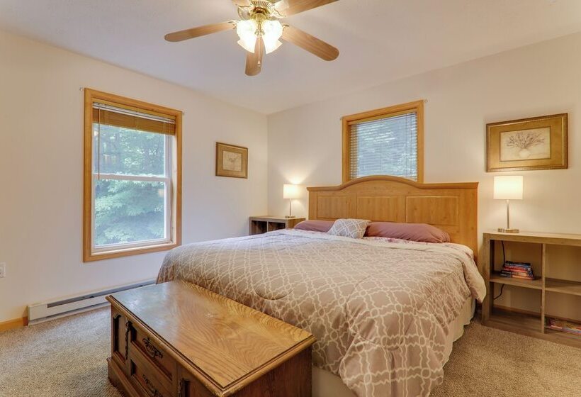 Deck & Resort Amenities: Arrowhead Lake Home!