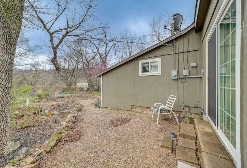 Historic Cabin W/ Yard: 1 Mi To Lake Spavinaw!
