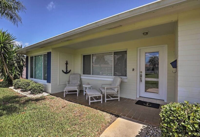 Ormond Beach Home: Screened Porch, Walk To Beach!
