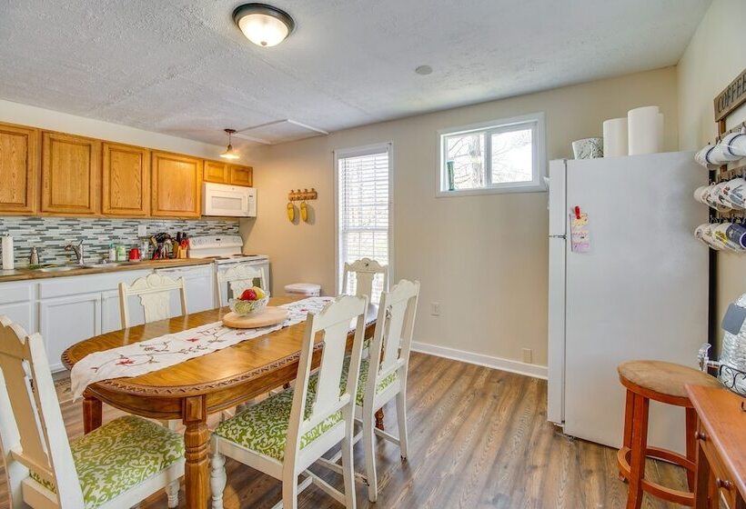 Homey Luray Cabin W/ Fire Pit & Deck!