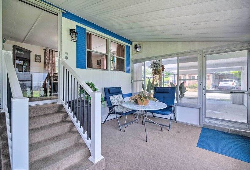 Homosassa Retreat W/ Sunroom & Canal Views!