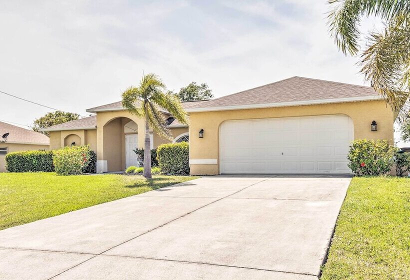 6 Mi To Waterpark: Tropical Home In Cape Coral
