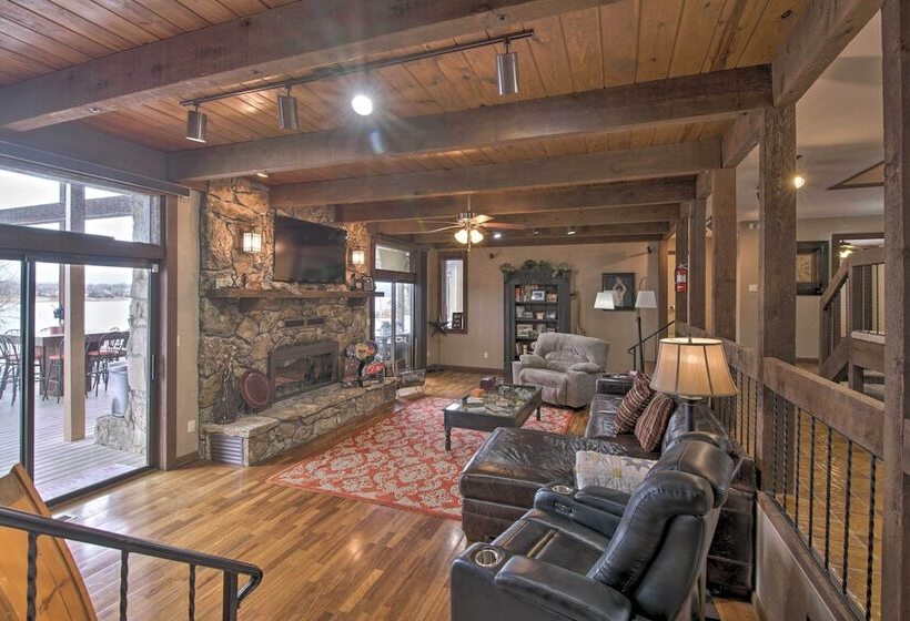 Inviting Home W/ Pool & Hot Tub On Table Rock Lake