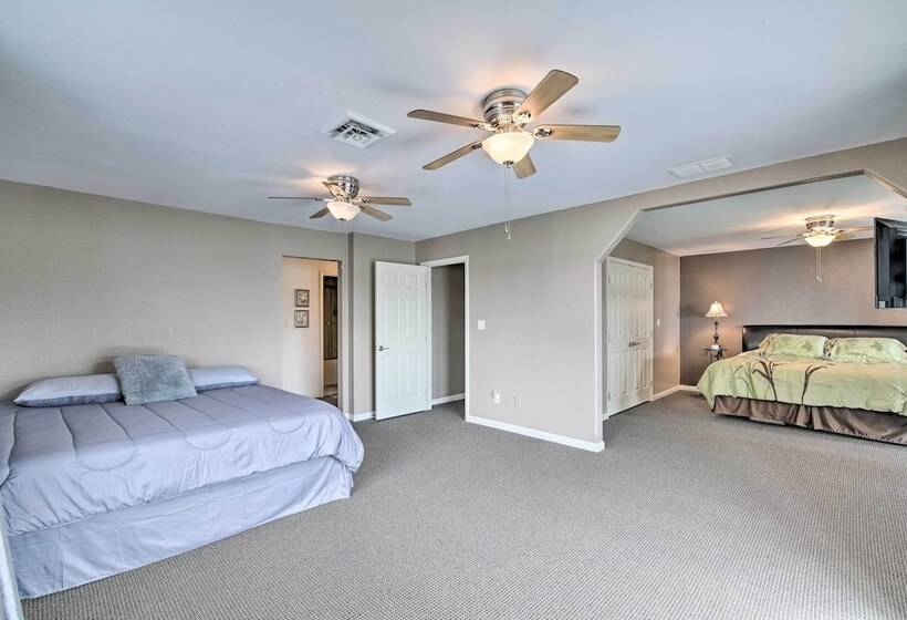 Inviting Home W/ Pool & Hot Tub On Table Rock Lake