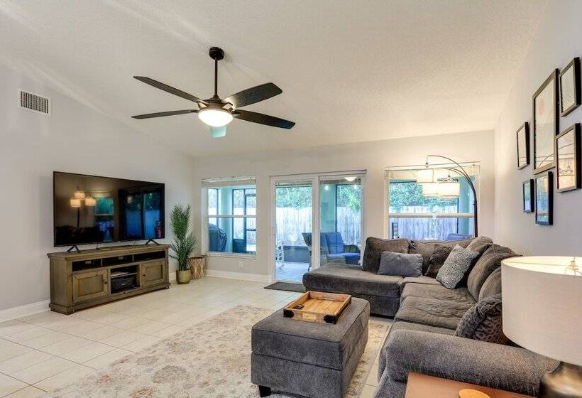 Inviting Jensen Beach Home W/ Screened In Patio!
