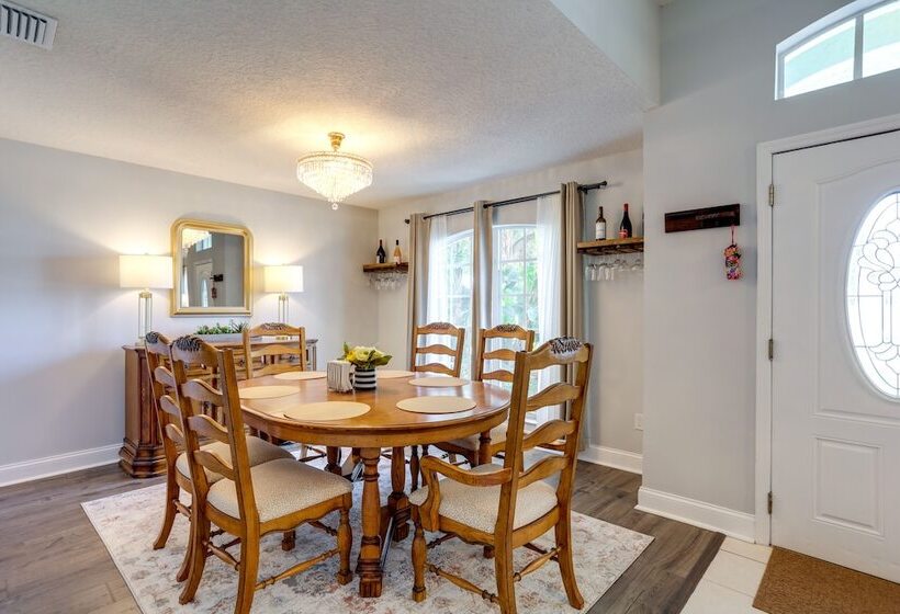 Inviting Jensen Beach Home W/ Screened In Patio!