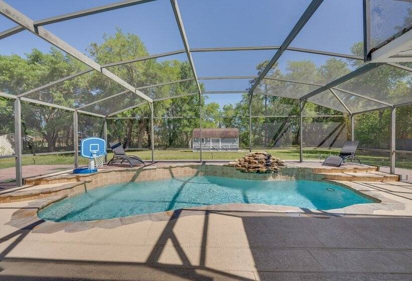 Inviting Home W/ Lanai & Pool In Kissimmee!
