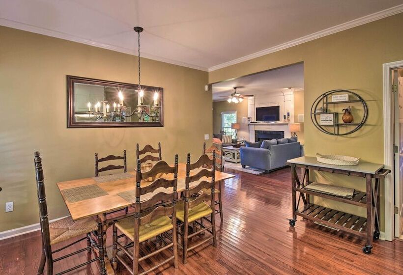 Lake Keowee Escape W/ Dock, Deck & Lake Access!
