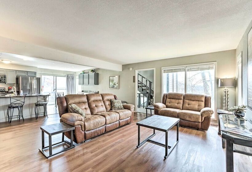 < 1 Mi To Margaritaville Resort: Osage Beach Home!