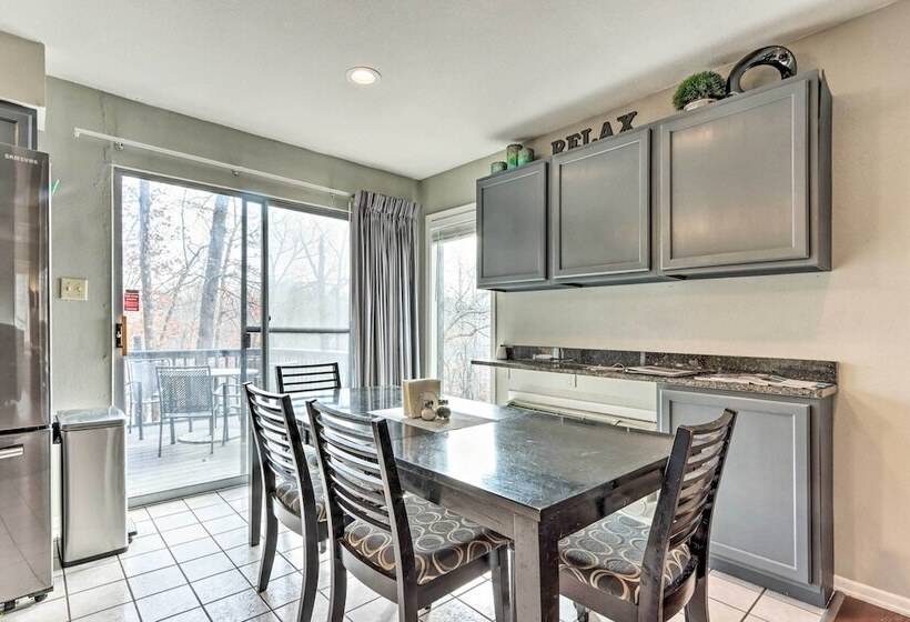 < 1 Mi To Margaritaville Resort: Osage Beach Home!