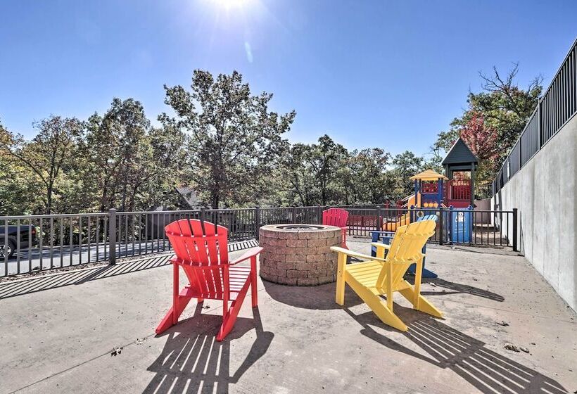 Lakefront Home In The Woods W/ Community Pool!