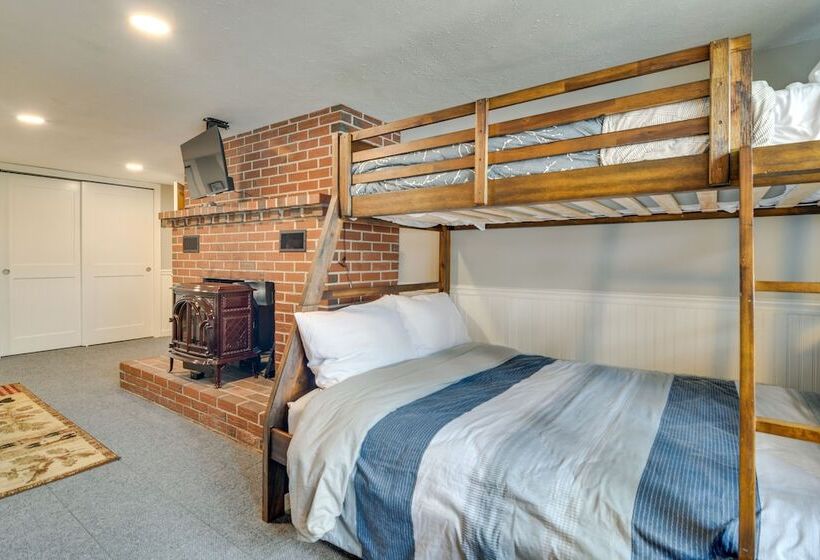 Lakefront Naples Retreat With Docks & Fire Pits!