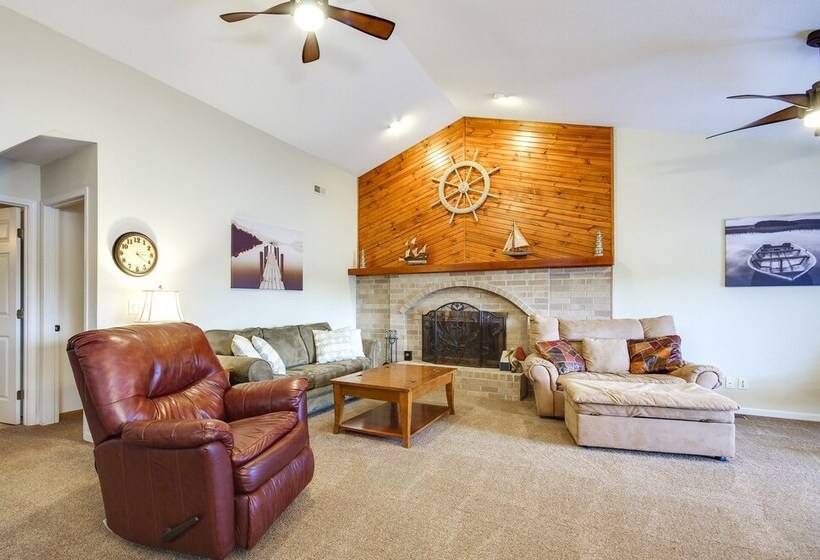 Lake Of The Ozarks Home W/ Dock & Water Slide