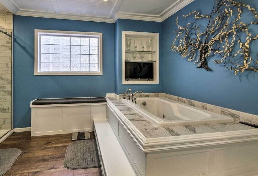 Lake View Osage Beach Resort Home W/ Game Room!