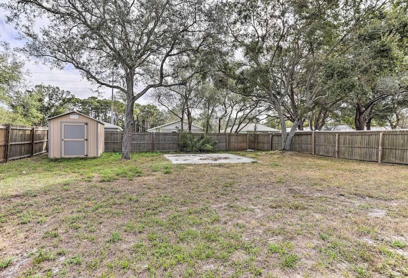 Largo Hideaway W/ Game Room & Fenced Yard!