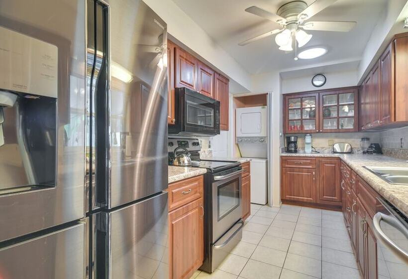 4 Mi To Dog Beach: Largo Home W/ Pool & Hot Tub!
