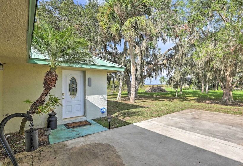 On Lake Istokpoga: Lorida Home W/ Lanai!