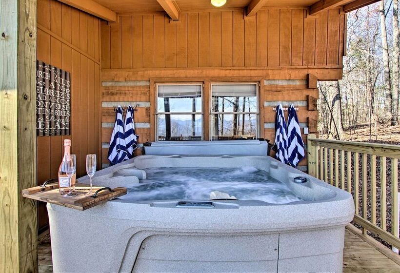 Panoramic View Gatlinburg Cabin W/ Private Hot Tub