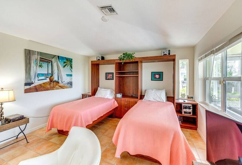 Luxury Key Largo Home W/ Guest House & Pool!