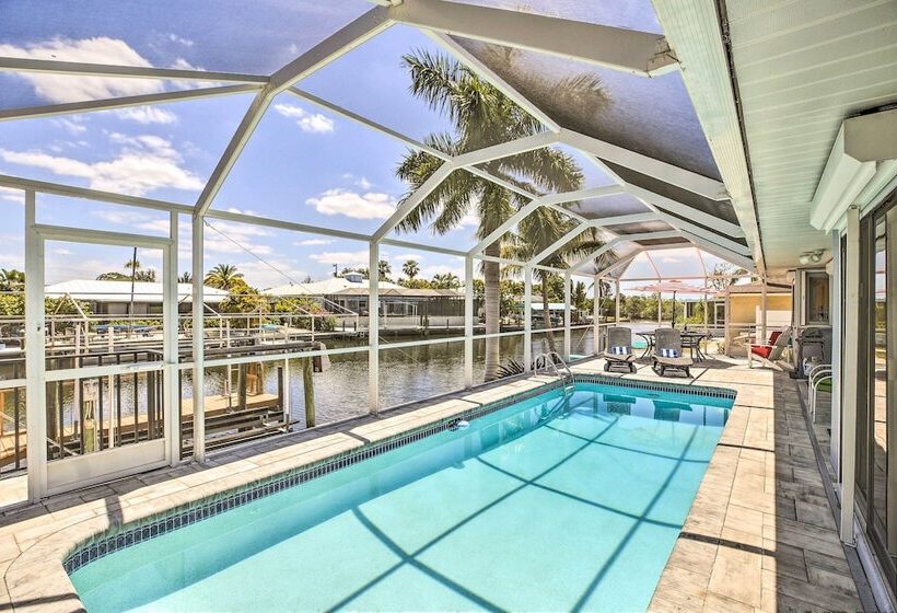 Heated Pool + Lanai: Matlacha Isles Getaway
