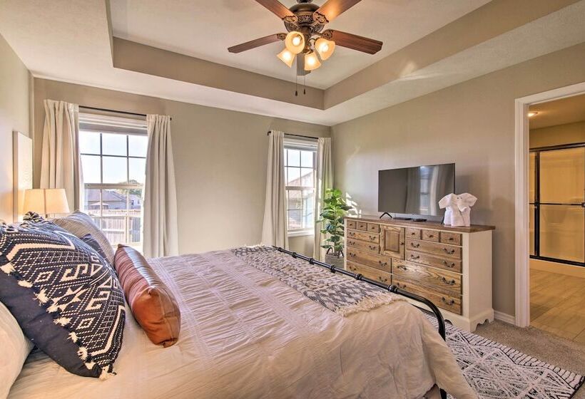 Ozark Home: Pool Access, Deck & Fenced Yard