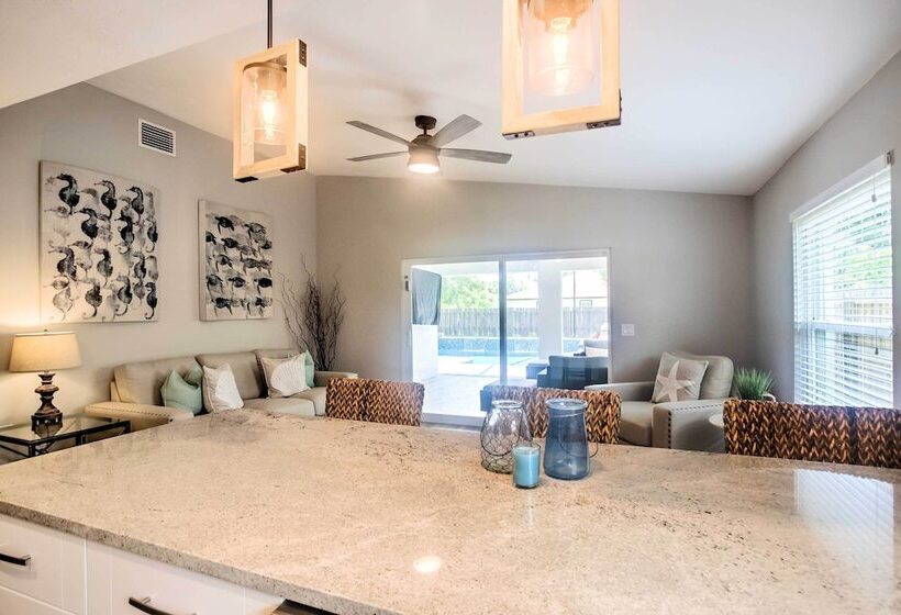 Naples Home W/ Lanai & Pool Near Vanderbilt Beach!
