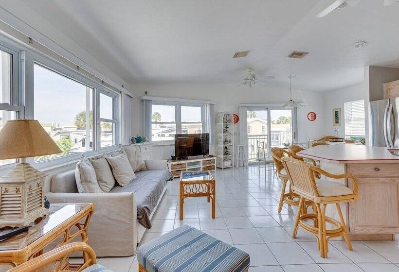 Nettles Island, Jensen Beach Home W/ Patio & Grill