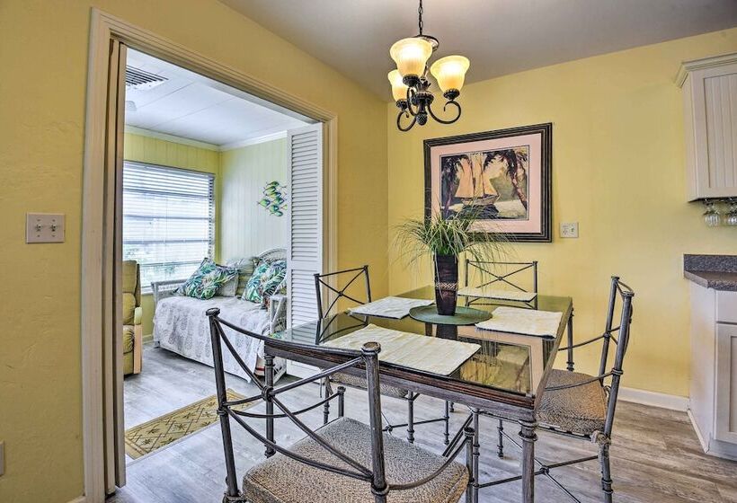 Charming Nokomis Home: Walk To Beach!