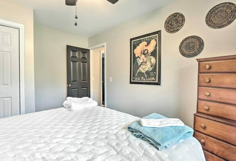 Peaceful Beaufort Home W/ Front Porch + Grill