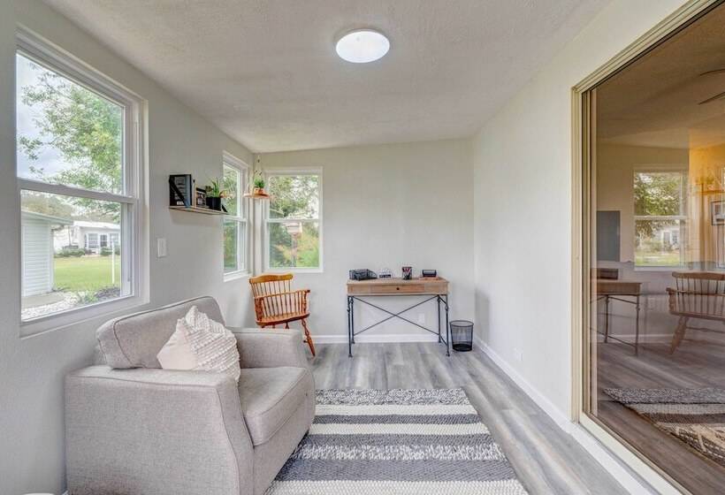 Peaceful Lady Lake Home W/ Screened In Porch!