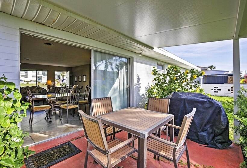 Pet Friendly Daytona Beach Home, Walk To The Ocean