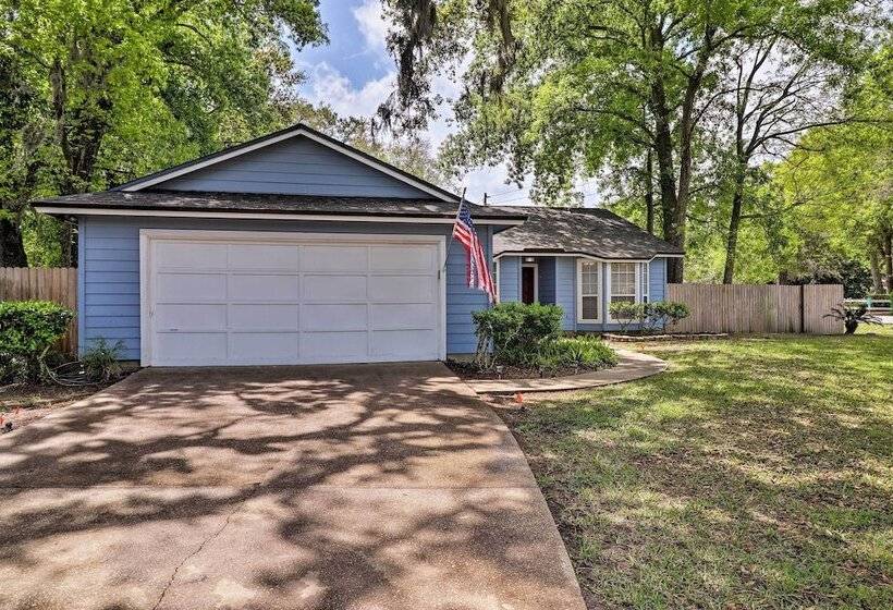 Pet Friendly Amelia Island Home ~ 1 Mi To Beach!