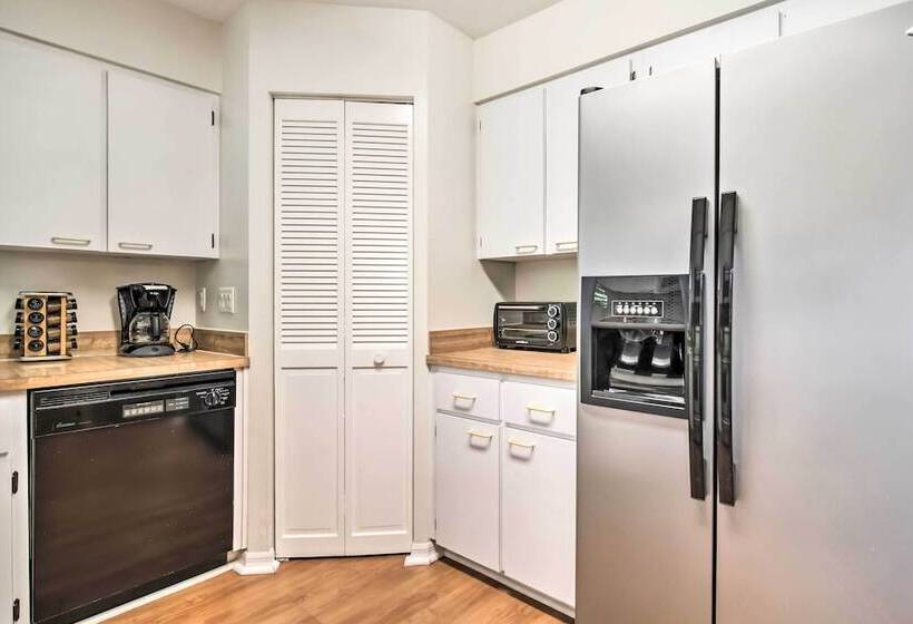 Pet Friendly Home In Vero Beach, 1 Mi To Beach!