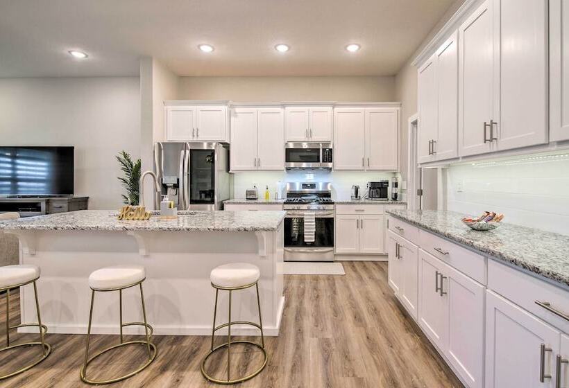 Pet Friendly Ozark Home W/ Yard & Patio