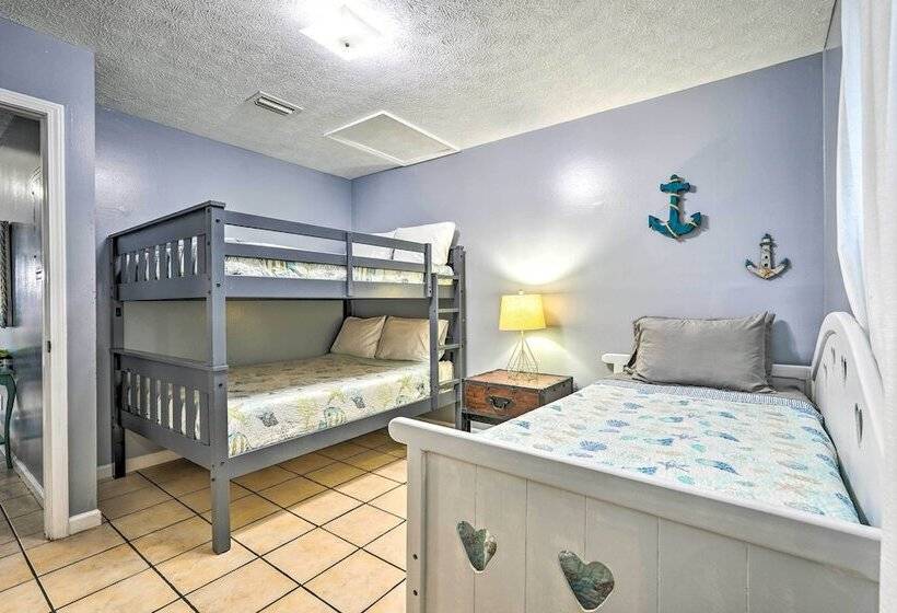 Pet Friendly Pcb Duplex   Walk To Beach!