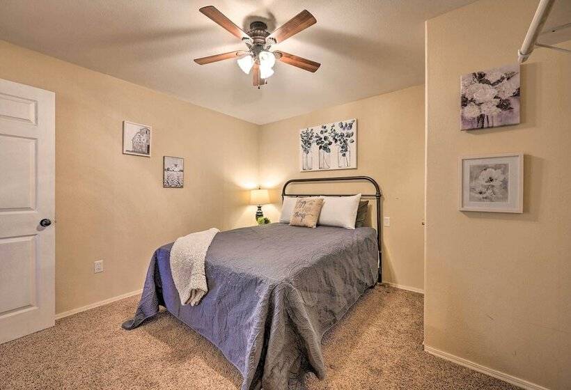 Pet Friendly  Shady Oaks  Broken Bow Gem W/ Patio!