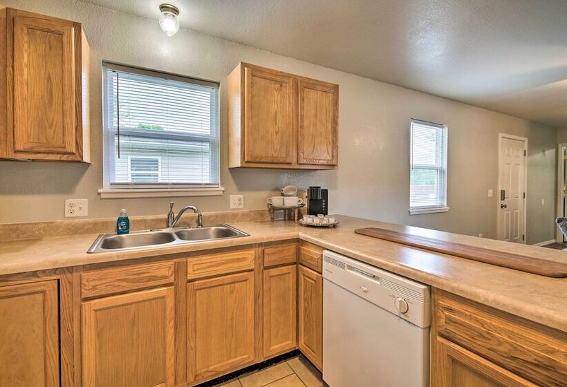 Pet Friendly West Plains Home Near Downtown!