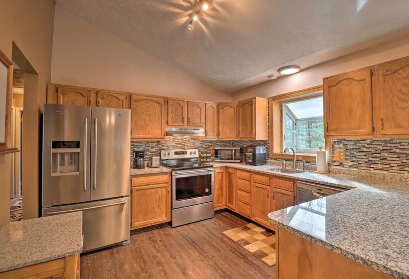 3 Mi To Kalahari: Pocono Mountain Home W/ Fire Pit