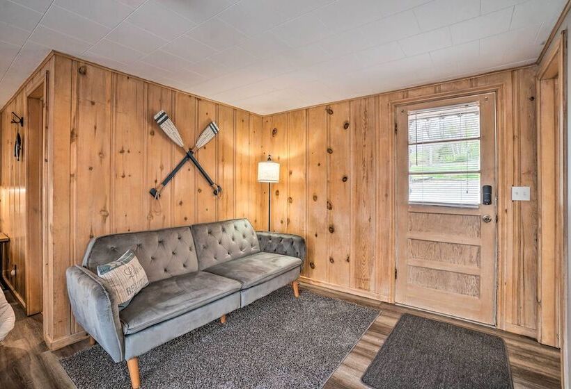 Quaint Table Rock Lake Hideout W/ Pool Access