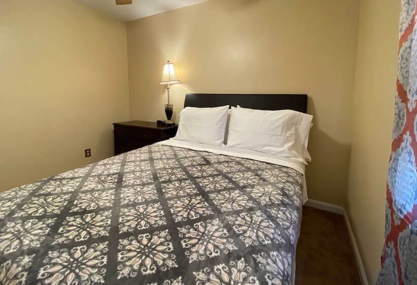 Quaint Tallahassee Home W/ Patio < 3 Mi To Fsu!