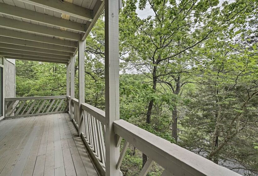 Resort Home W/ Hot Tub On Lake Of The Ozarks!