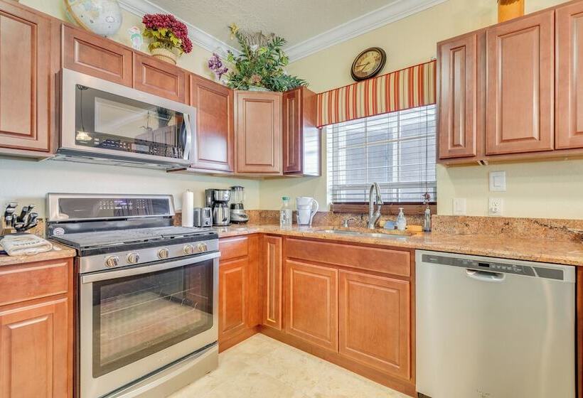 Parkside Titusville Escape: Home Gym + Pickleball!