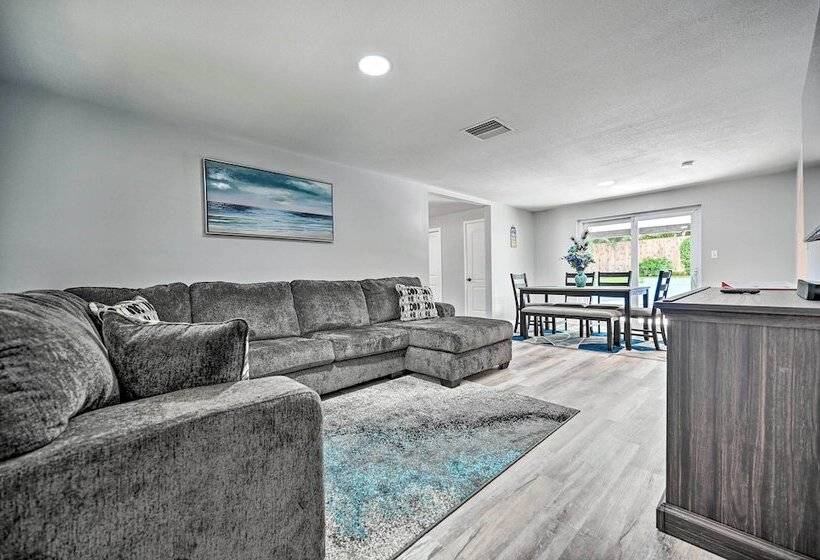 Spacious Brandon Home W/ Private Outdoor Pool