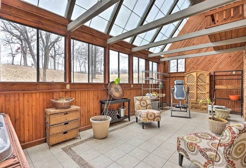 Spacious Home W/ Pond ~ 13 Mi To Columbia!