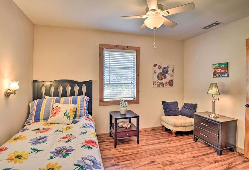 St Johns River Canal Home W/ Grill!